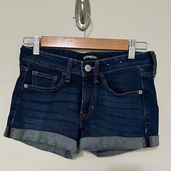 Express Shortie Relaxed Low Rise Shorts - Picture 1 of 8
